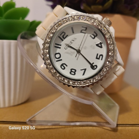 Geneva Rhinestone Bezel White Ceramic Band Women's Fashion Watch Pre-owned - Picture 6 of 7